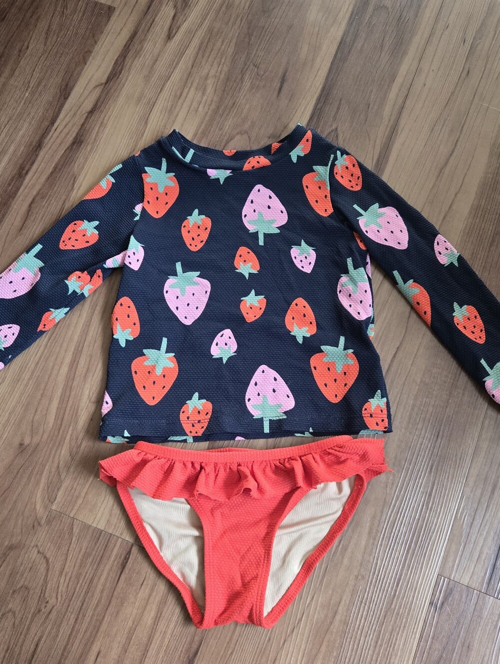 3T Strawberry Print Long Sleeve Toddler Bikini set VGUC